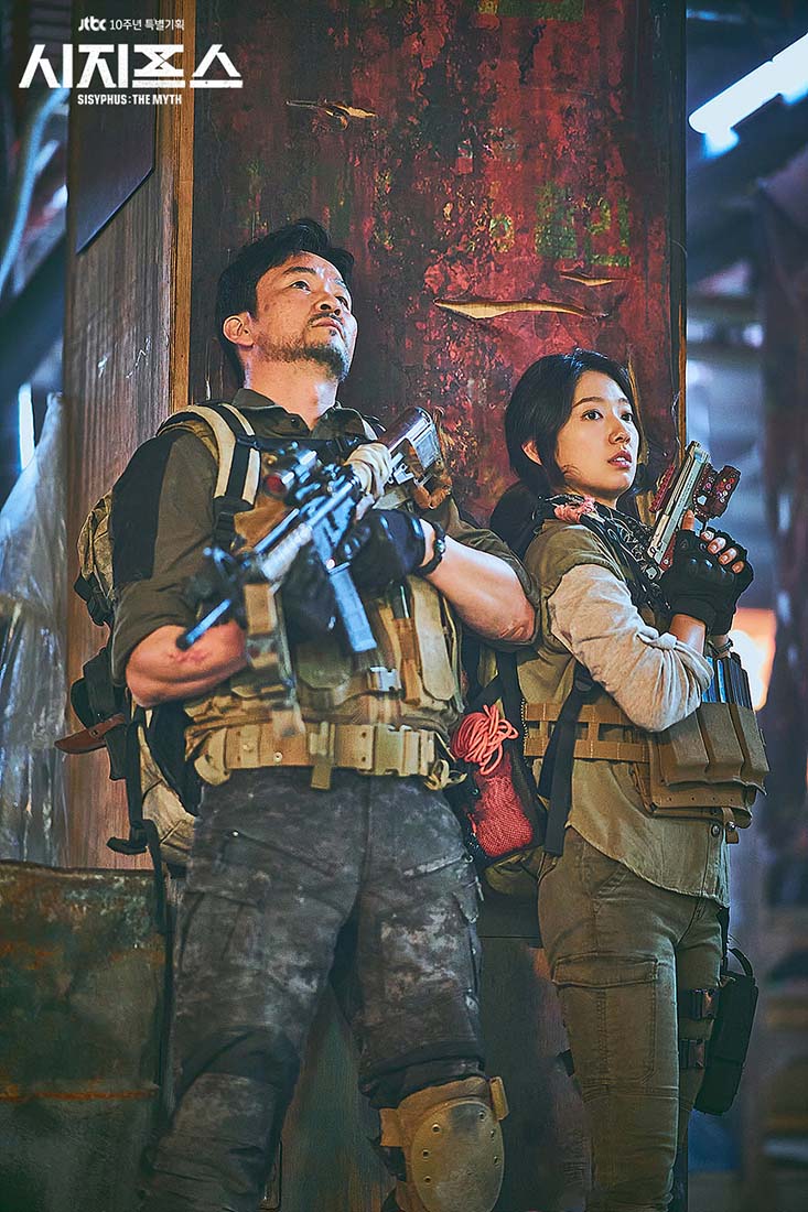 地表最強女主角《薛西佛斯的神話》朴信惠!盤點她在劇中數款造型,軍風潮流成時尚寵兒